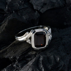 Angel Red Solitaire Ring with Elegant Gemstone Design