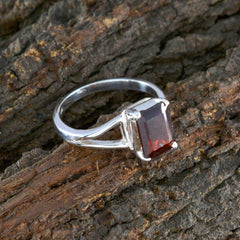 Mei Sophisticated Red Solitaire Ring