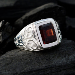 Ana Red Solitaire Signet Ring with Vintage Silver Design