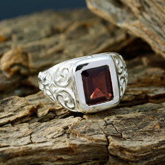 Ana Red Solitaire Signet Ring with Vintage Silver Design