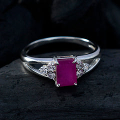 Mei Romantic Red Halo Ring with Sparkling Gemstones