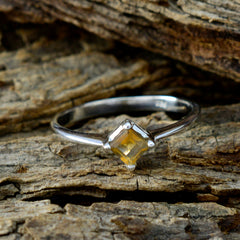 Nari Romantic Yellow Solitaire Ring