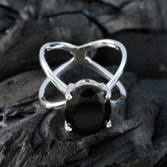 Lea Traditional Black Solitaire Ring