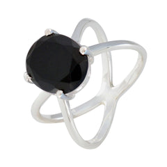 Lea Traditional Black Solitaire Ring