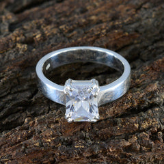 Victoria Trendy White Solitaire Ring