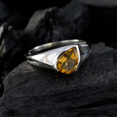 Victoria Glamorous Yellow Solitaire Ring