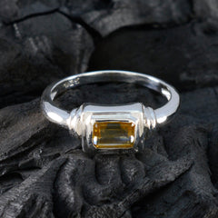 Min-seo Contemporary Yellow Solitaire Ring