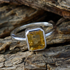 Hye-jin Contemporary Yellow Solitaire Ring
