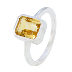Hye-jin Contemporary Yellow Solitaire Ring