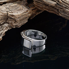 Dewi Feminine Solitaire Ring in Sleek Silver Design