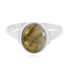 Joaquina Trendy Grey Solitaire Ring