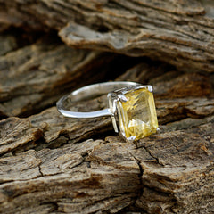 Ling Glamorous Yellow Solitaire Ring