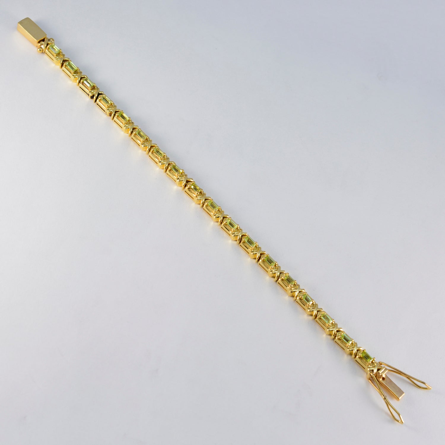 Lea Baby Shower Eye-catching Green Tennis Bracelet