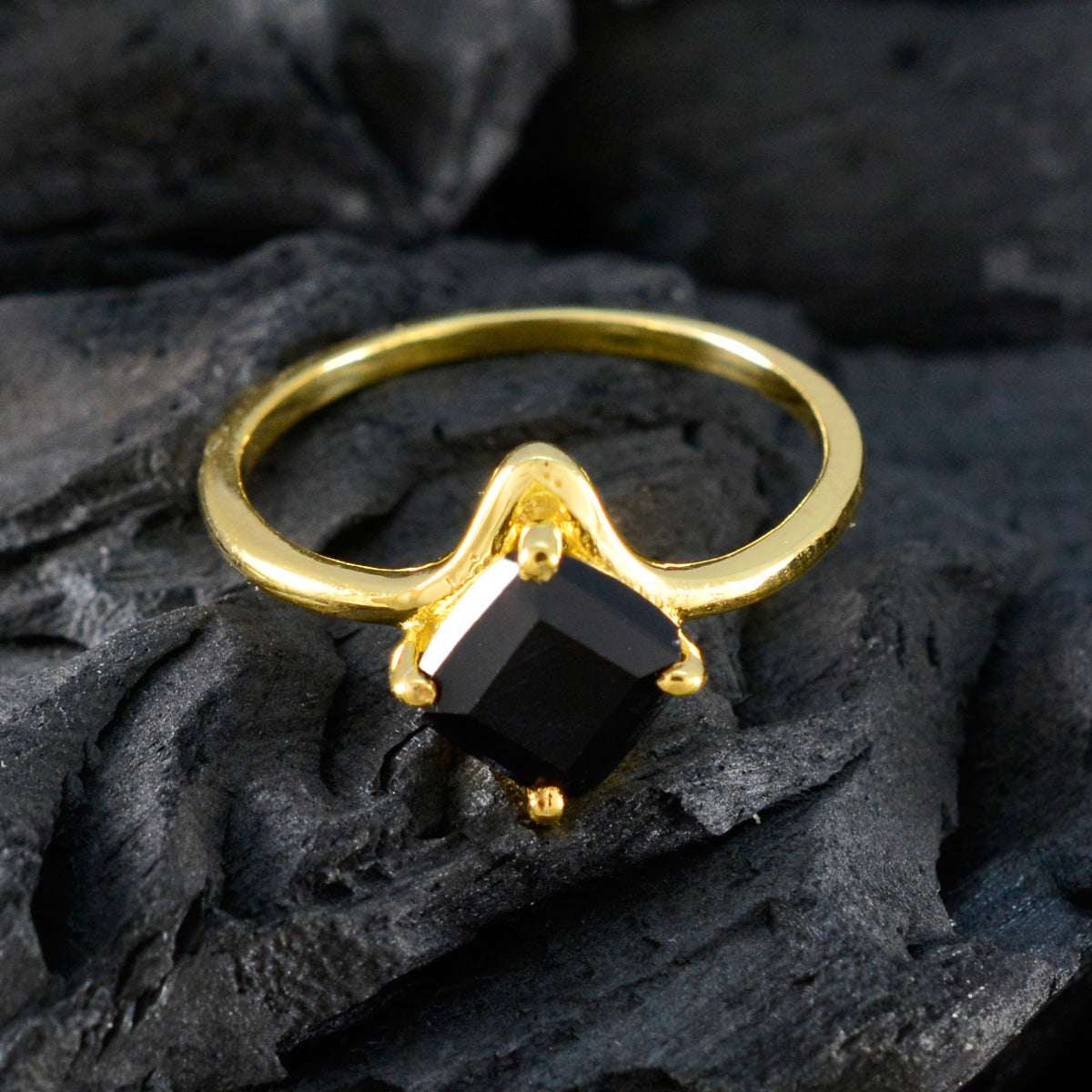 Xiu Contemporary Black Solitaire Ring