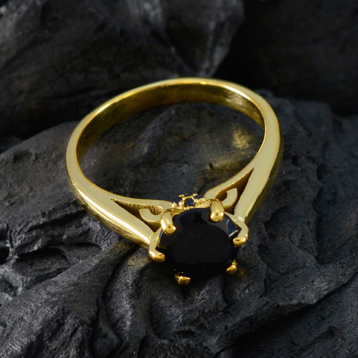 Abigail Feminine Black Solitaire Ring