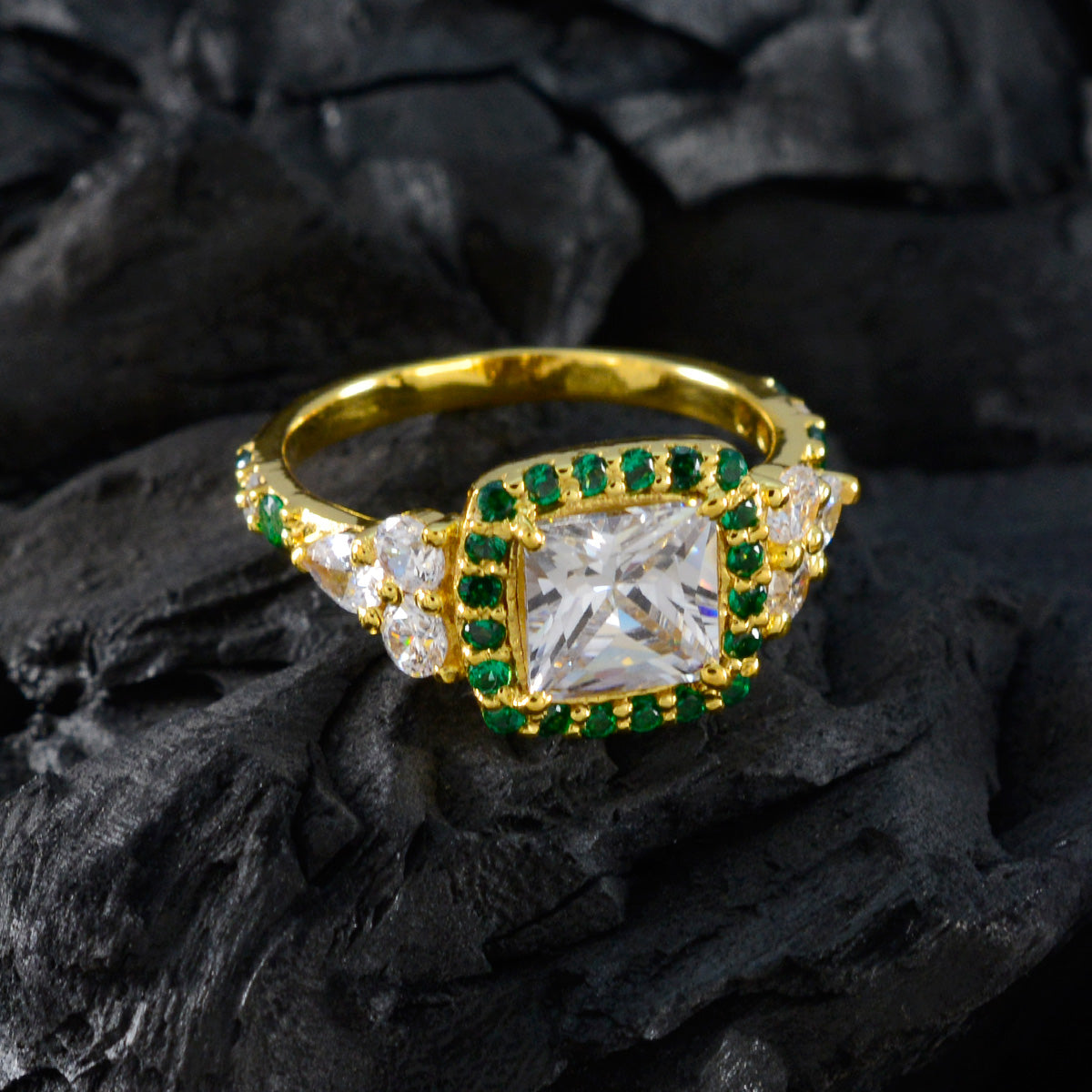 Chen Romantic Green Halo Ring