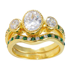 Riya propsel Green Halo Ring