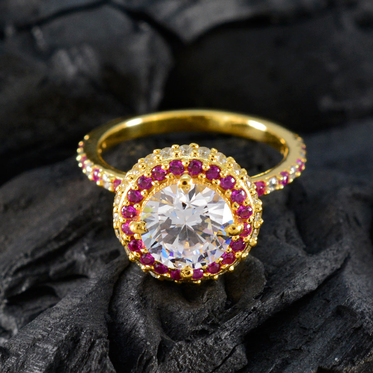 Aisha propsel Red Halo Ring