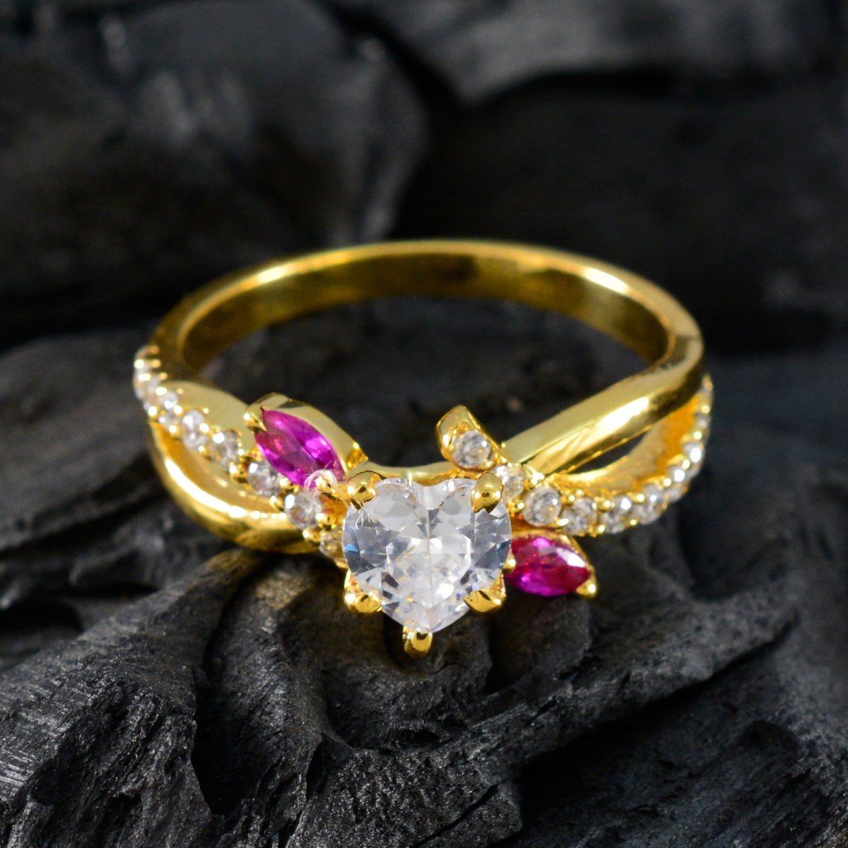 Yuna Glamorous Red Halo Ring