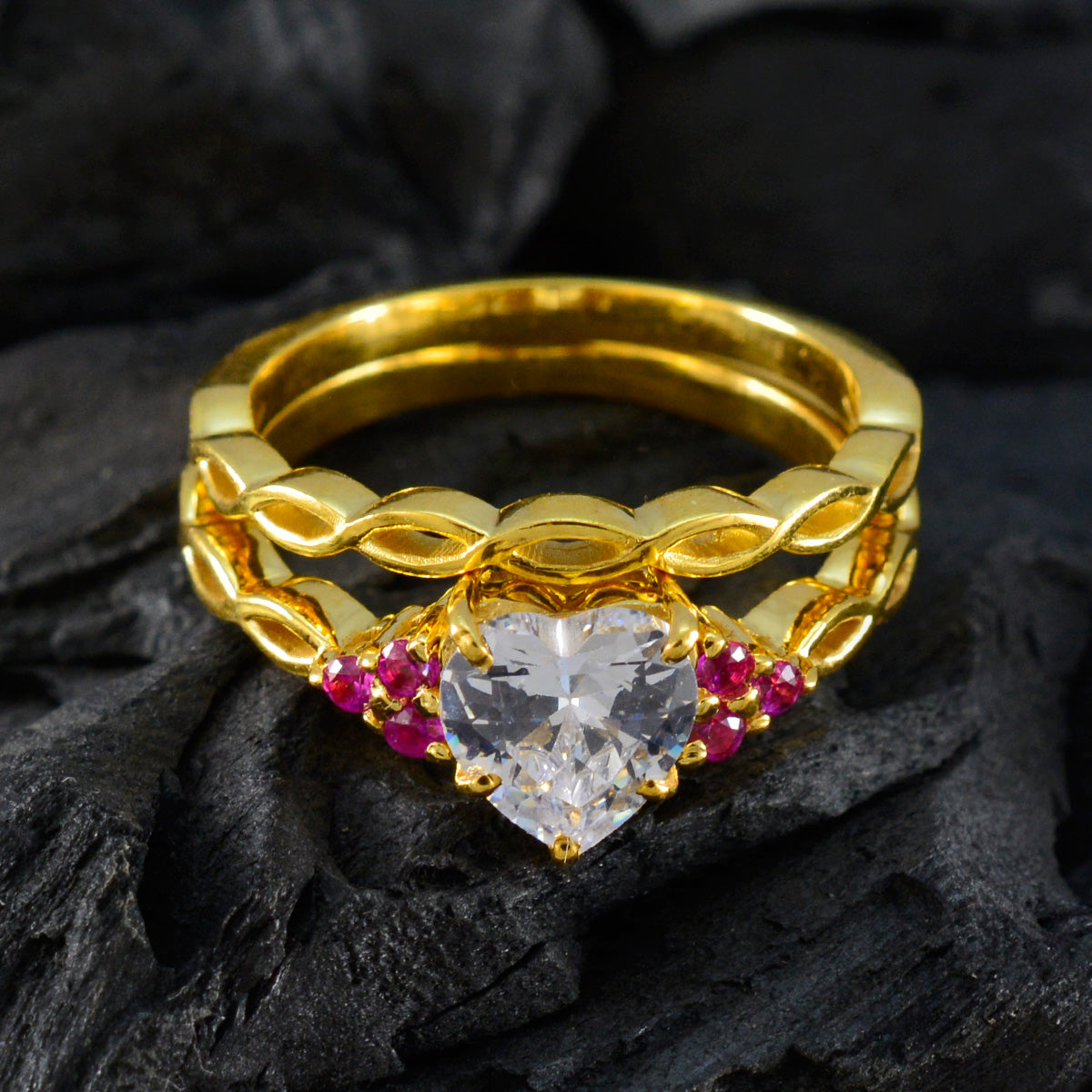 Saanvi Love Red Halo Ring