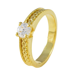 Hua Feminine White Solitaire Ring