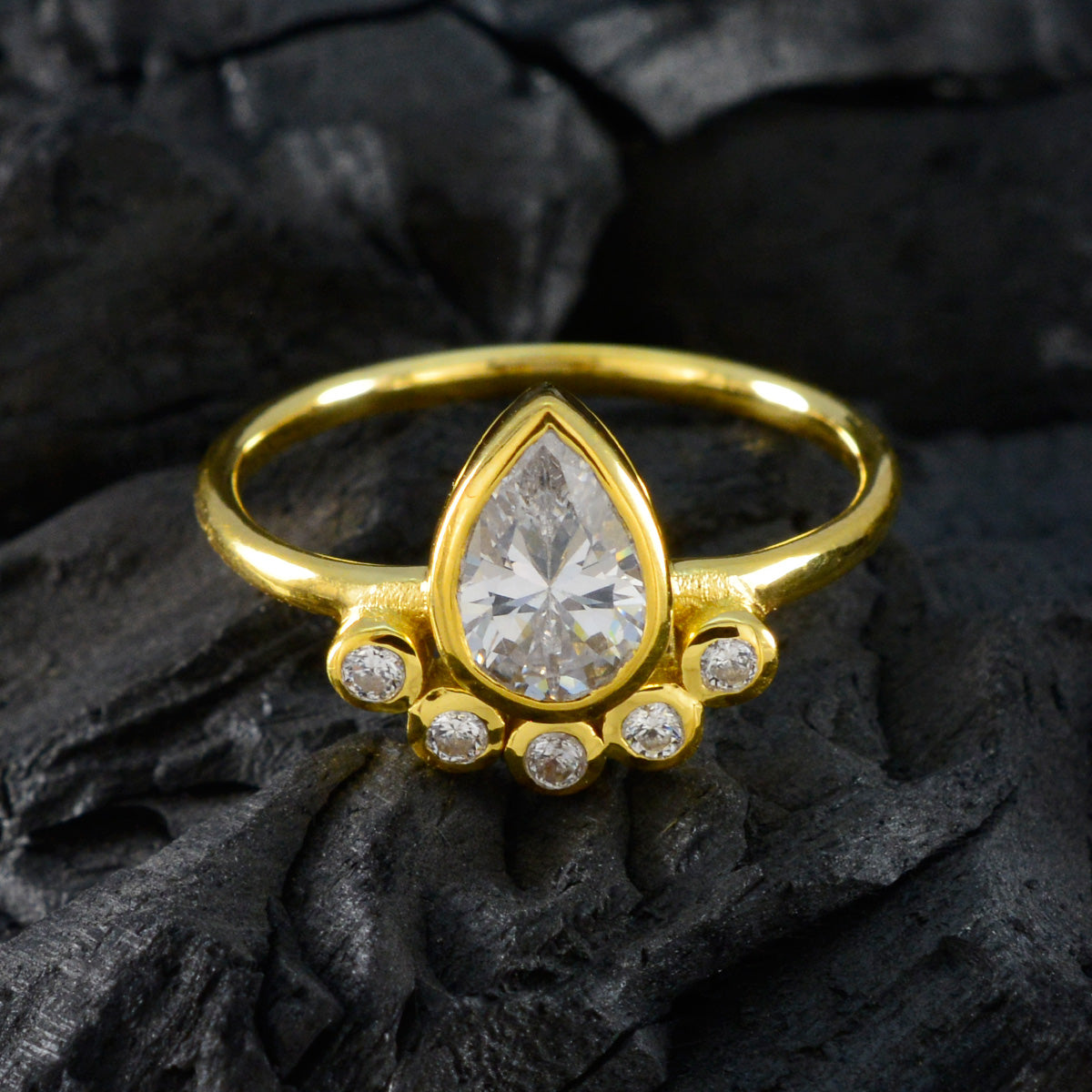 Ji-eun Luxurious White Hexa Ring