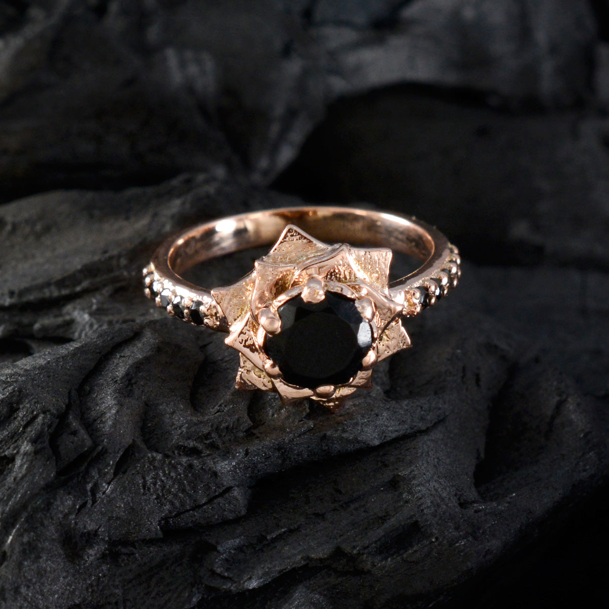 Maria Contemporary Black Halo Ring
