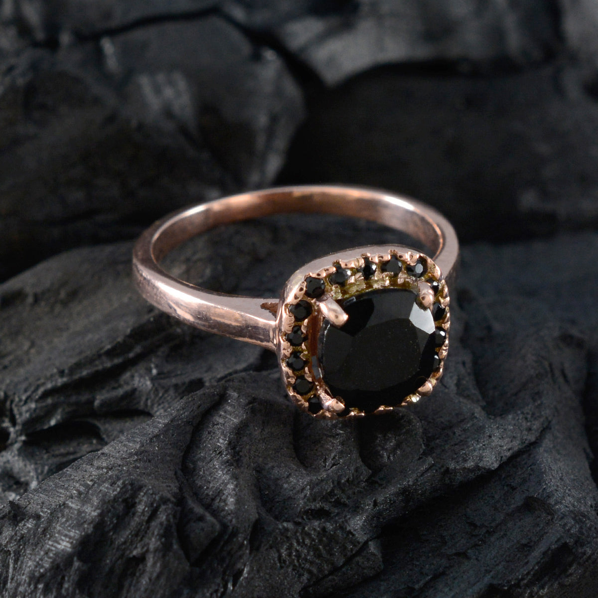 Camila Romantic Black Halo Ring