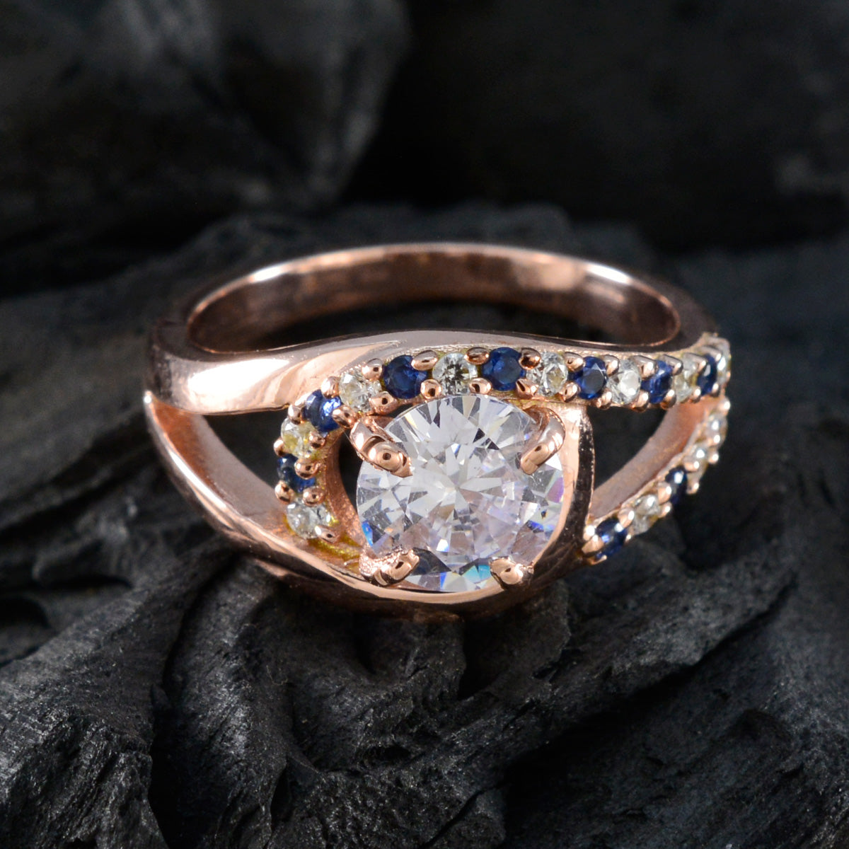Chen wedding Blue Halo Ring