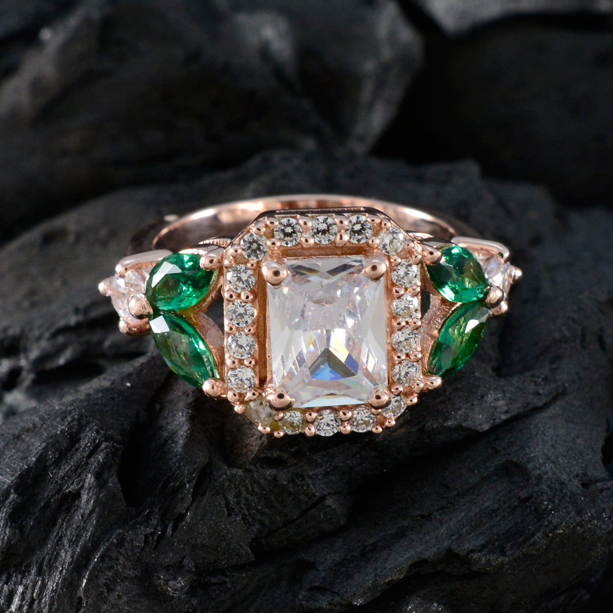 Eva valentine Green Halo Ring