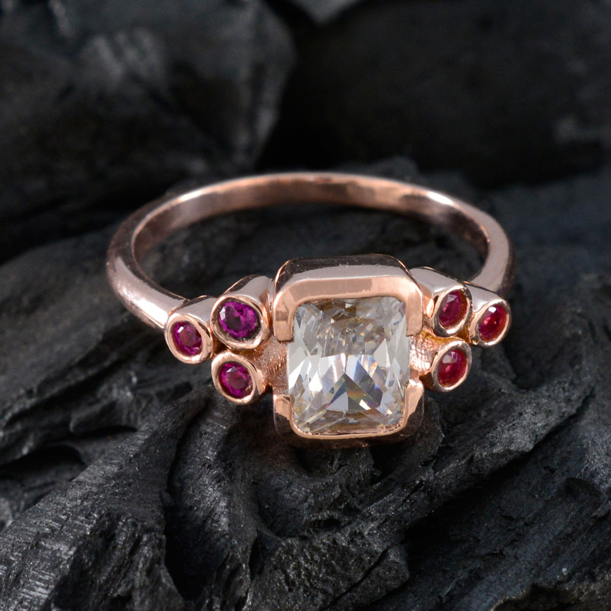 Florencia Graceful Red Hepta Ring