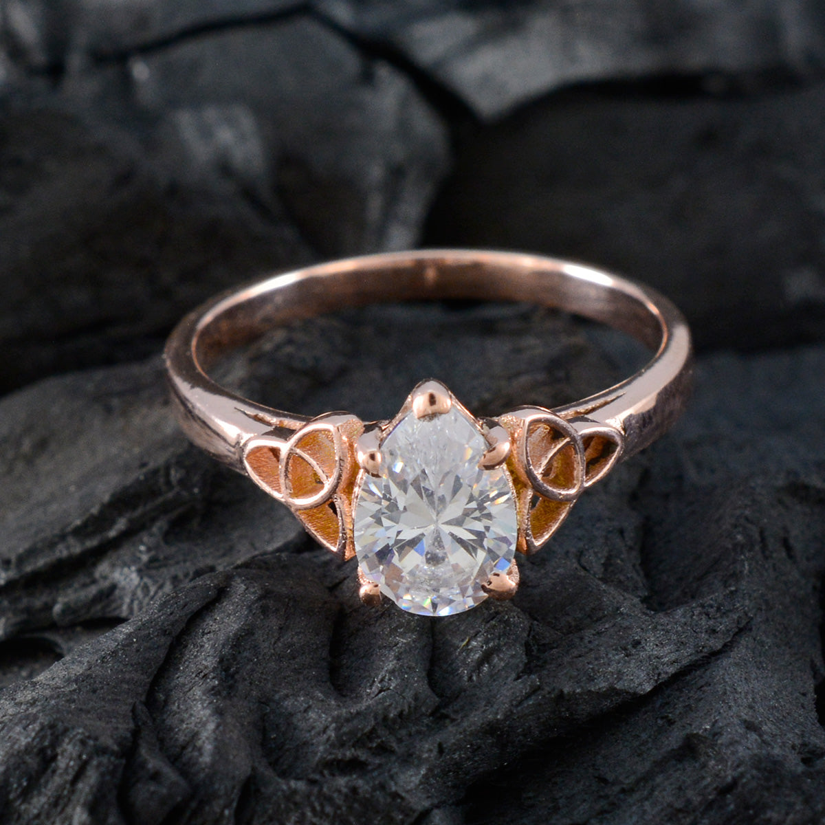 Yasmine Luxurious White Solitaire Ring