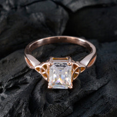 Yan Fairytale White Solitaire Ring