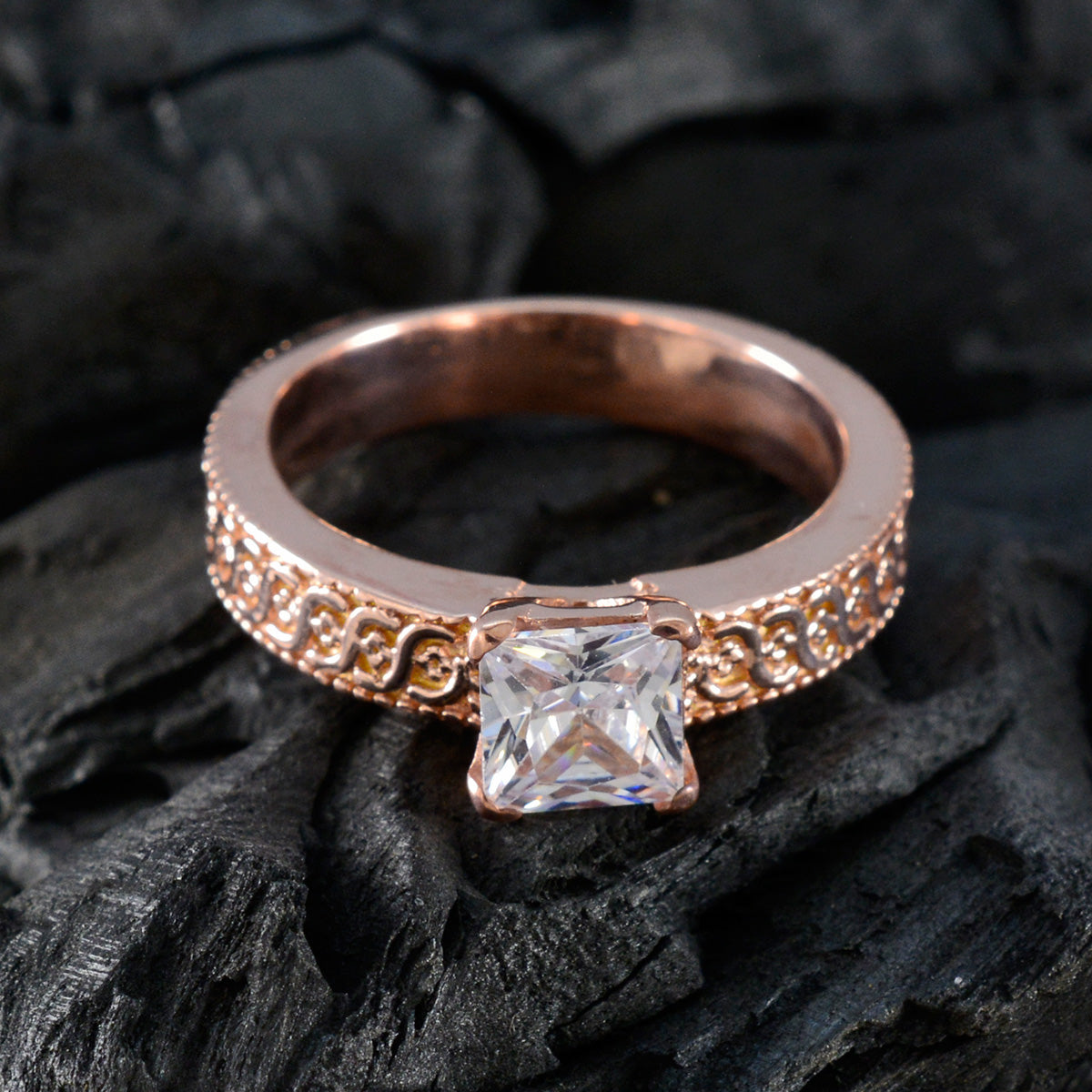 Meera Twist White Solitaire Band