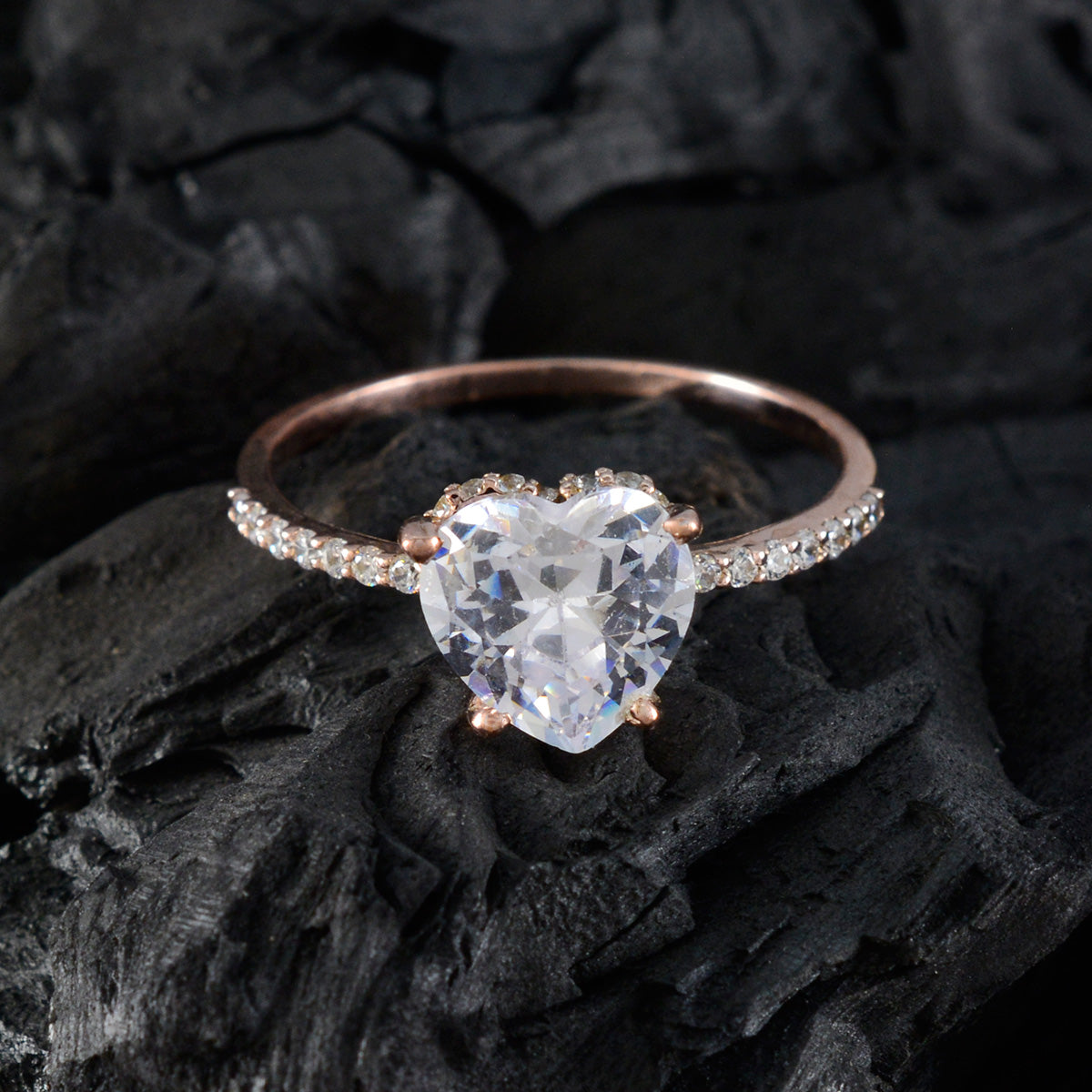 Natcha Heart White Halo Ring