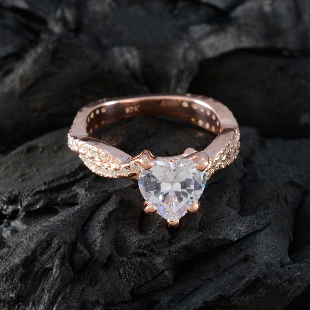 Victoria Heart White Halo Ring