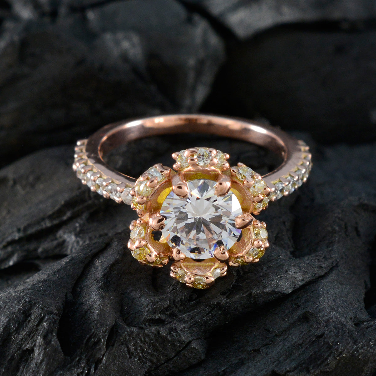 Siti Engagement White Halo Ring