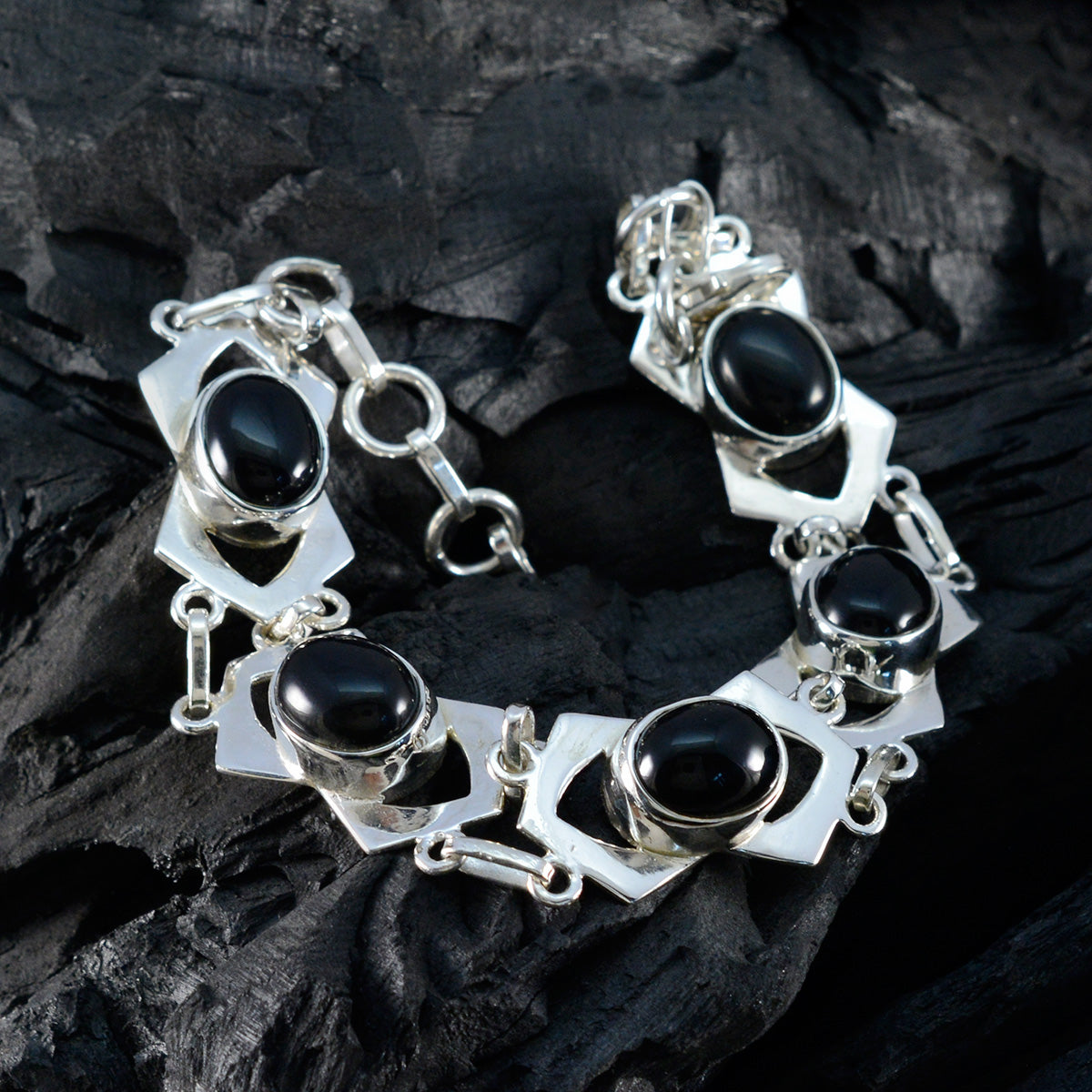 Aisha Achievement Minimal Black Links Bracelet