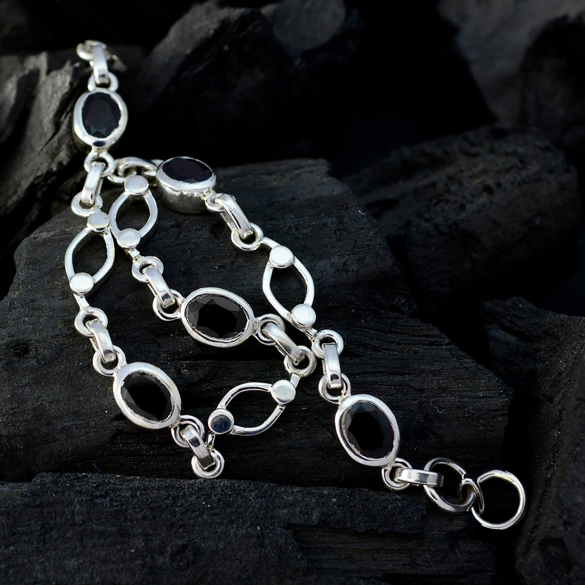 Ella Promotion Dainty Black Links Bracelet