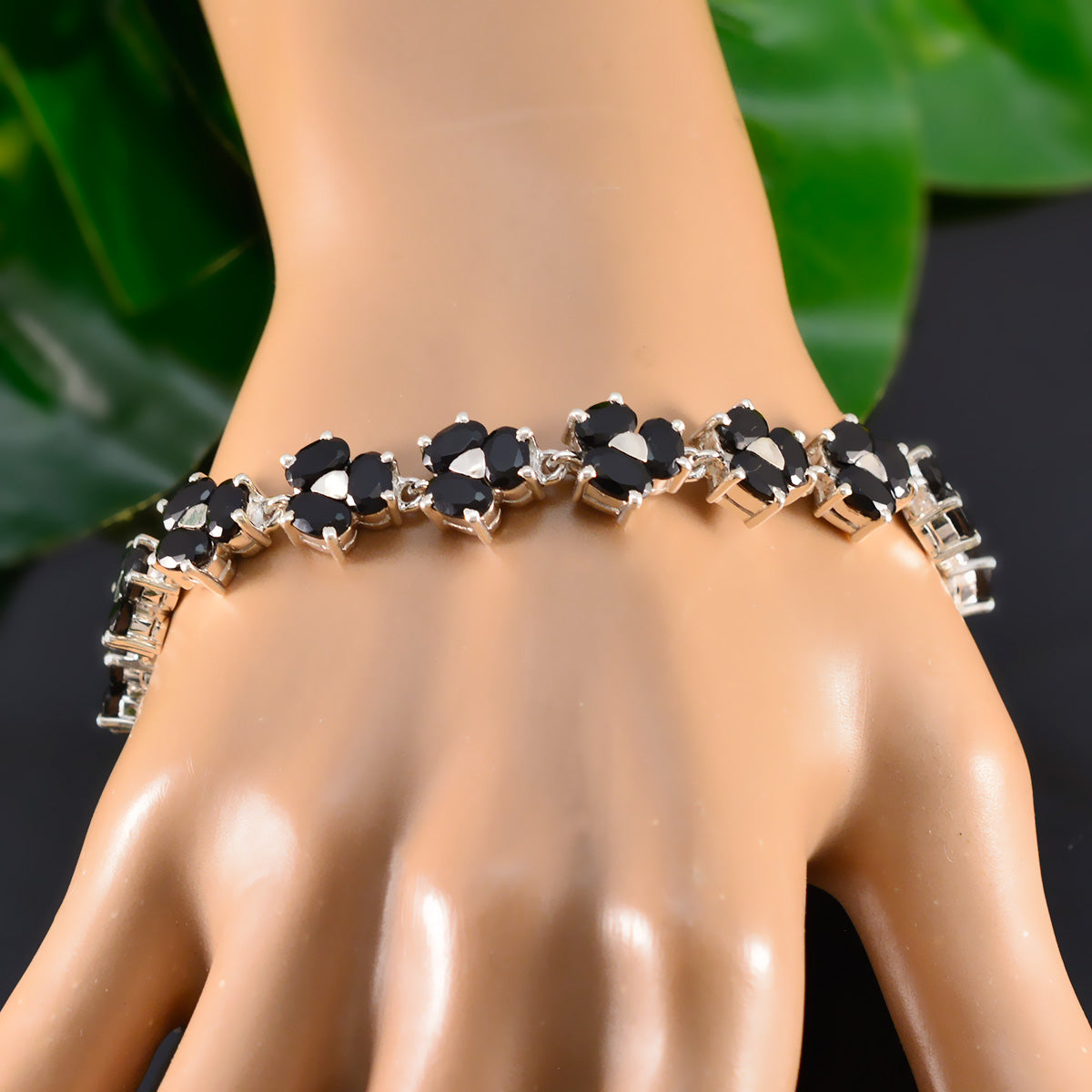 Camila Gift for Her Mid-weight Black Links Bracelet