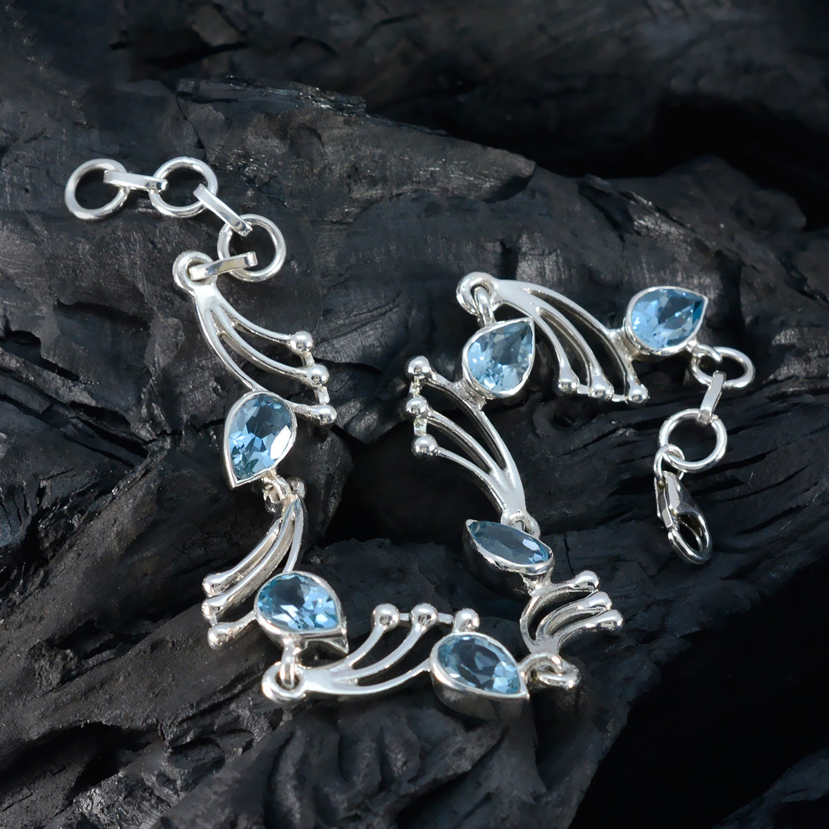 Bella Graduation Minimal Blue Links Bracelet