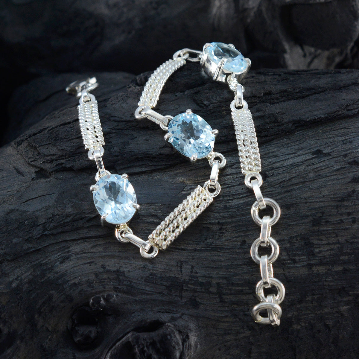 Emma Happy Slim Blue Links Bracelet