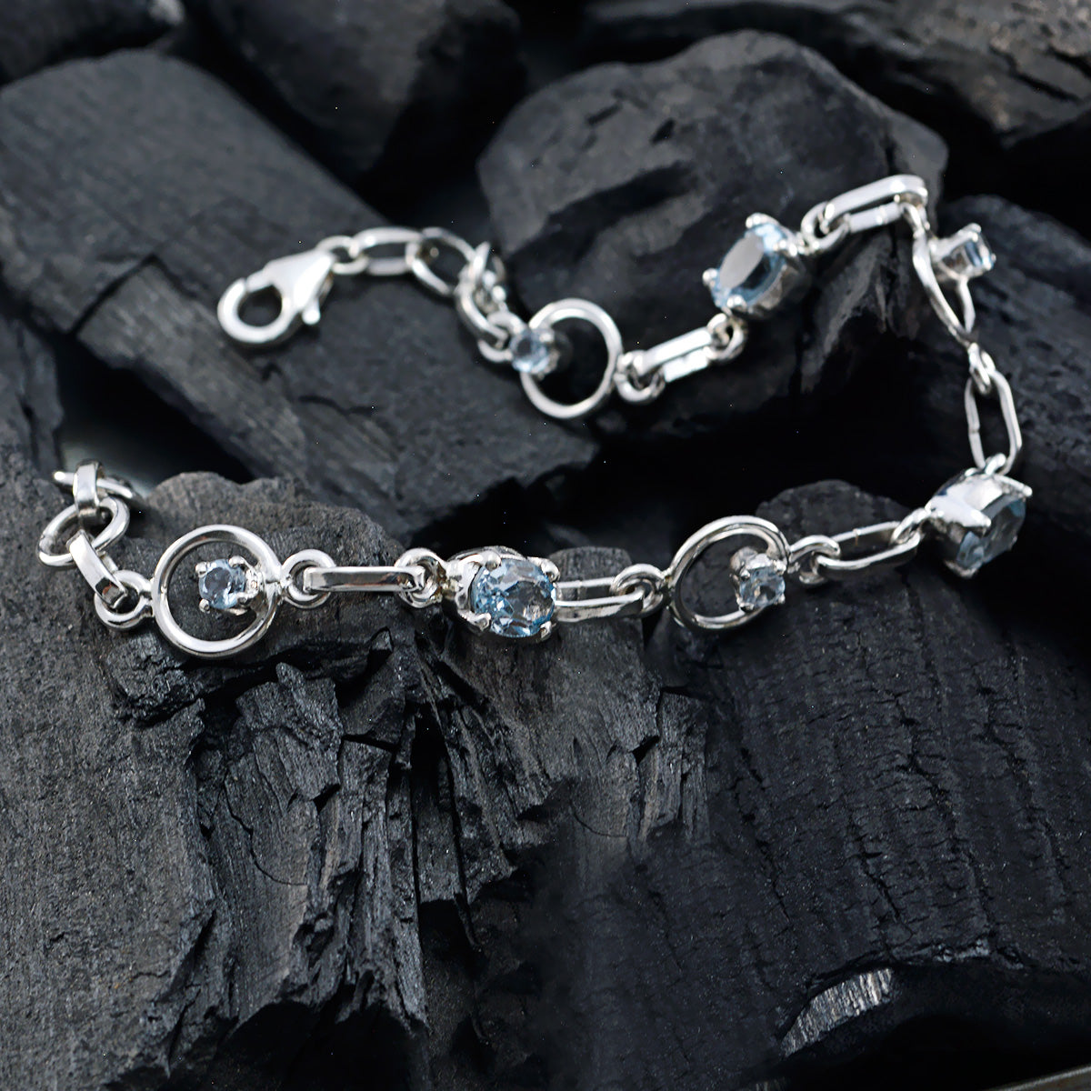 Leah Rakhi Dainty Blue Links Bracelet