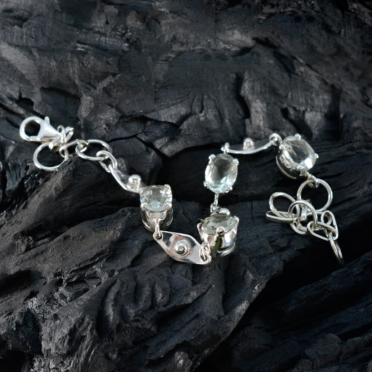 Hanna Rashi Slim Light Green Links Bracelet