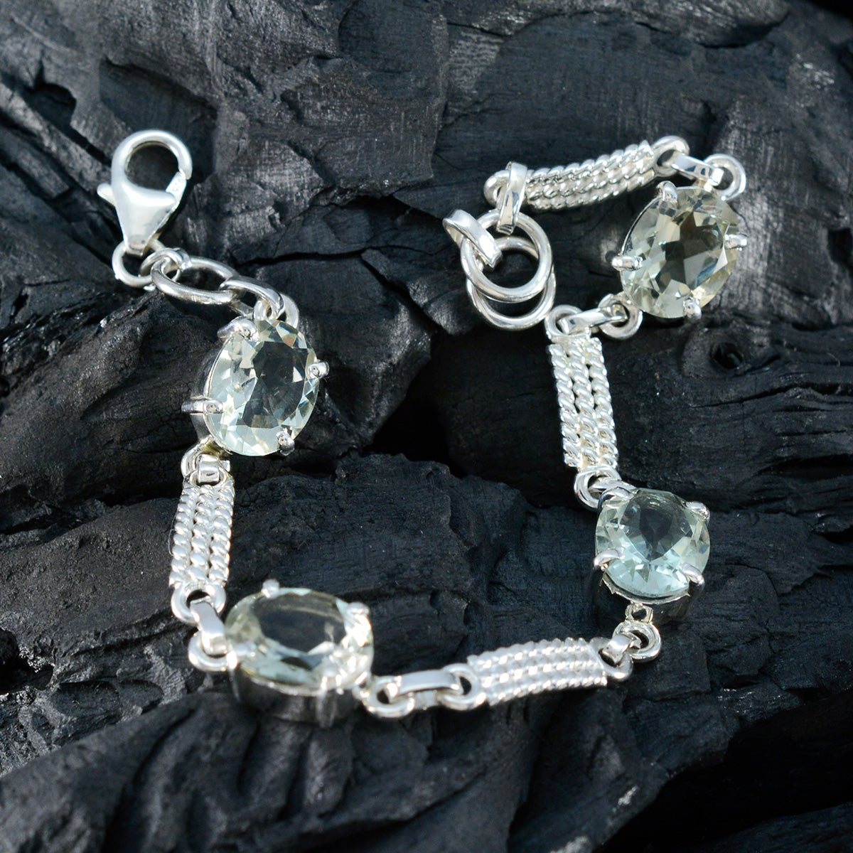 Eva Festive Slim Light Green Links Bracelet