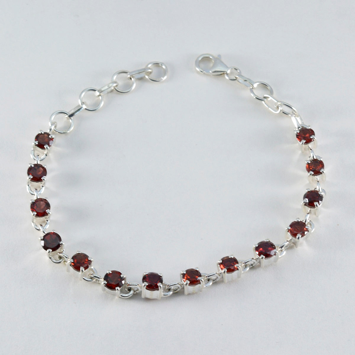 Inès Festive Minimal Red Links Bracelet
