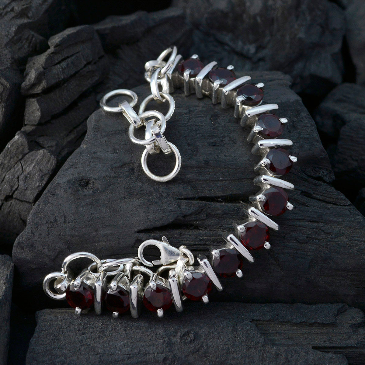 Inès gift for Friend Minimal Red Tennis Bracelet