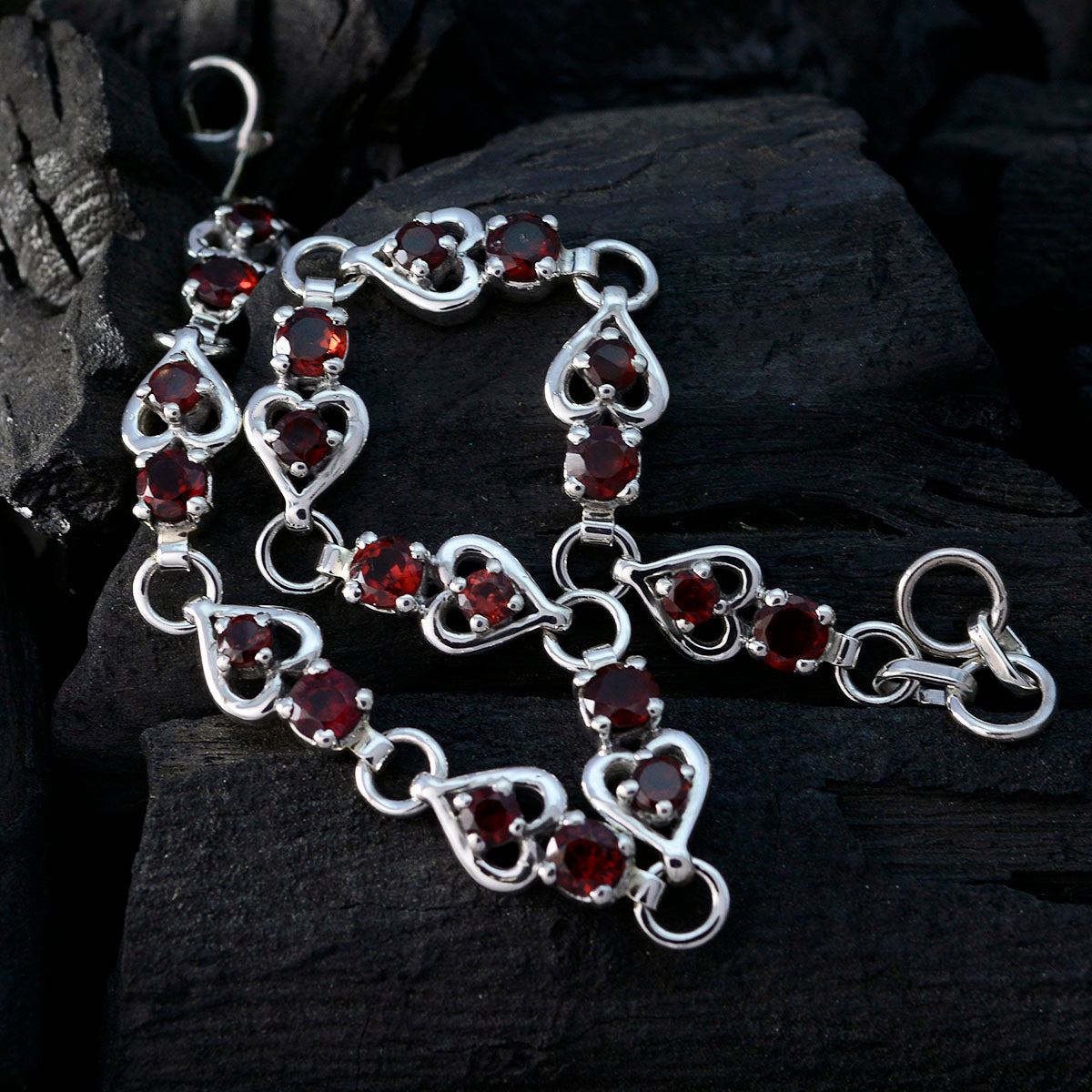 Isla Rashi Tiny Red Links Bracelet