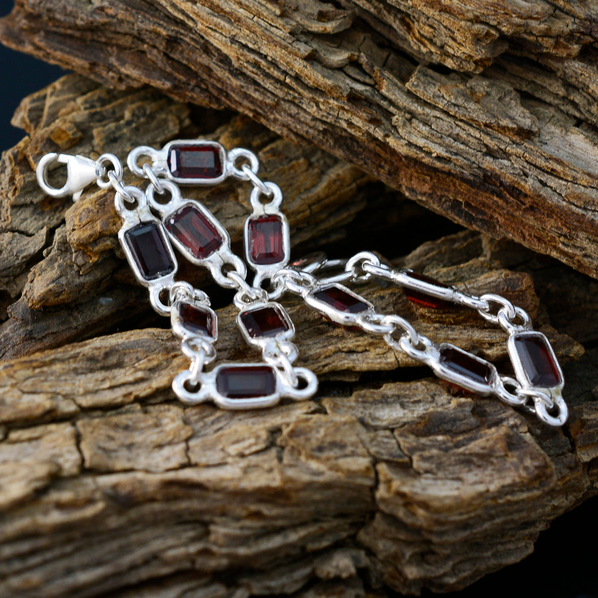 Ivy Karwa Chauth Elegant Red Links Bracelet