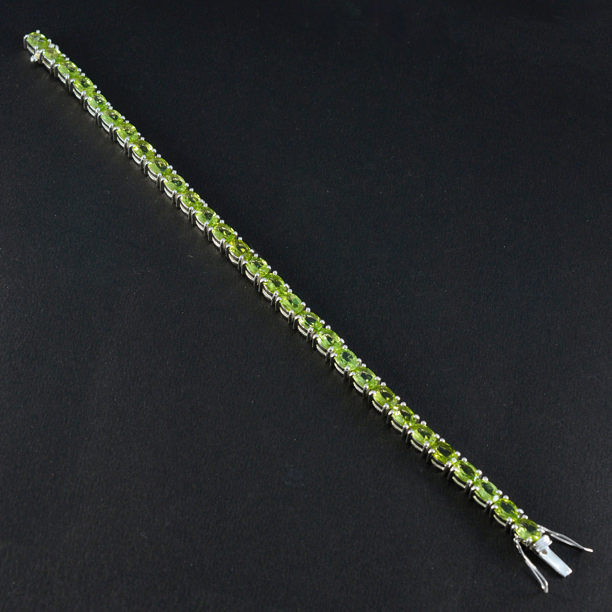Lili Casual Eye-catching Green Tennis Bracelet